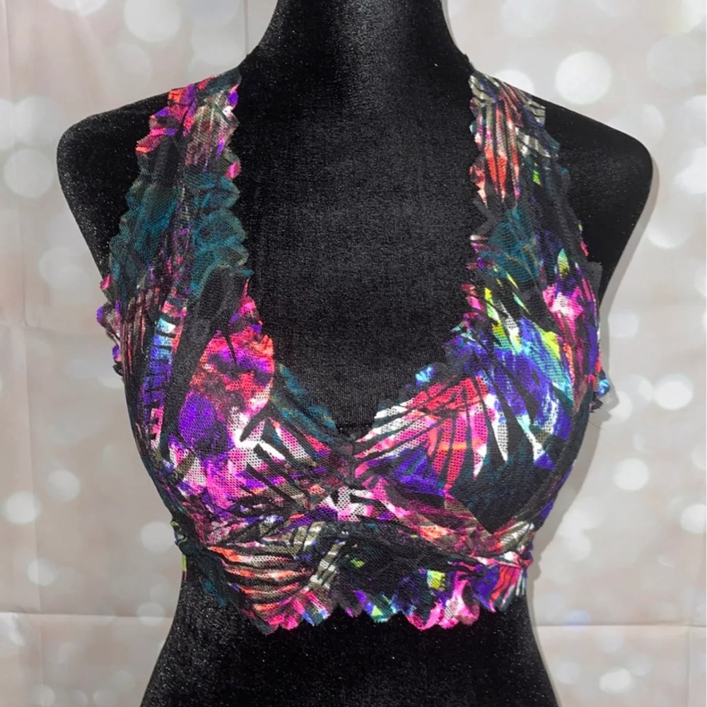 Lace bralette with removable padding